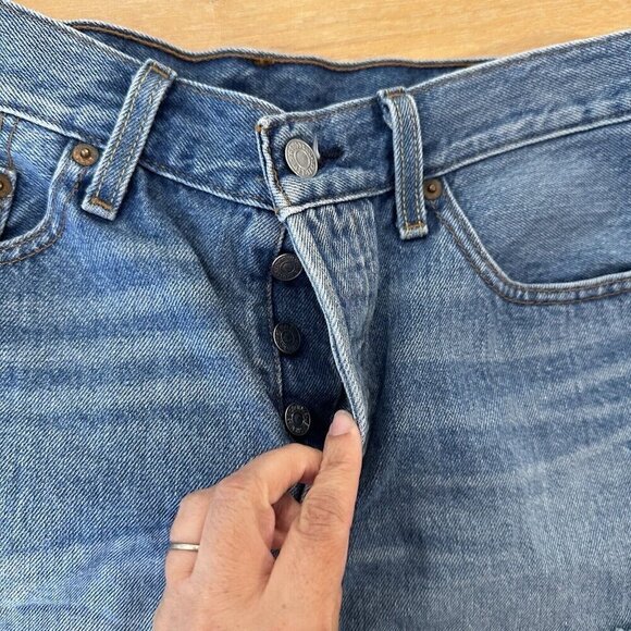 Levis 501 Cutofff Shorts Womens Blue Denim Medium Wash Button Fly Raw Hem Sz 27 - Picture 3 of 10